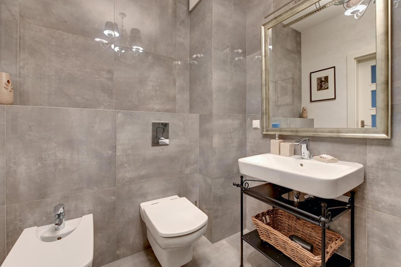 Apartments Riva - Nadmorski Dwor Premium กดัญสก์ ภายนอก รูปภาพ